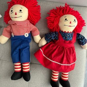 Raggedy Ann and Andy dolls